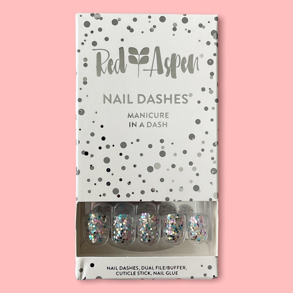 NIB Red Aspen Short Square Nail Dashes in The Rest Is Confetti, Rachel